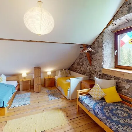 Yoga Alpenretreat Oda ve Kahvaltı Nassereith